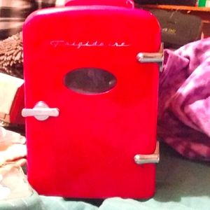 Mini fridge